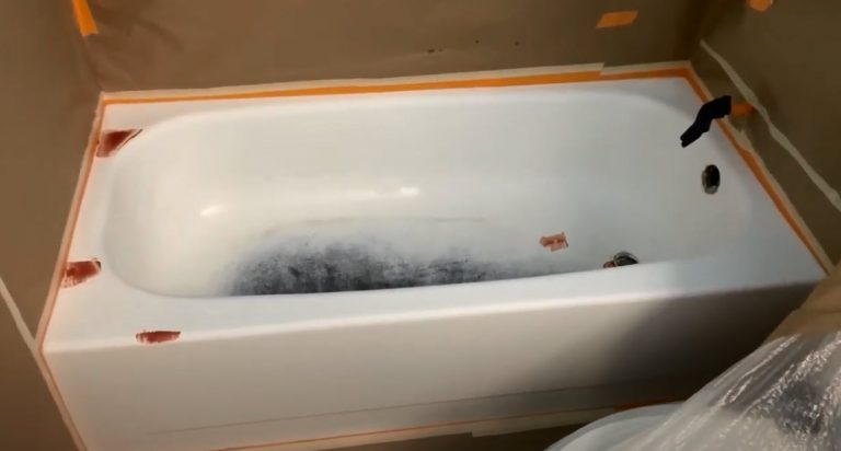 Bathtub Cracks |Tub Reglazing | Bathtub Refinishing | Lakewood Tub Reglazing